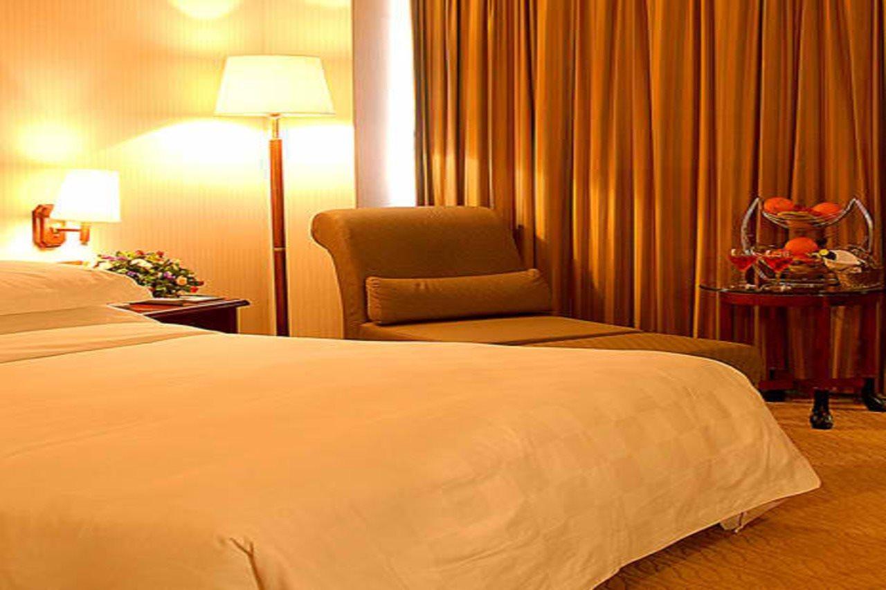 Royalty Hotel Shenzhen Dış mekan fotoğraf